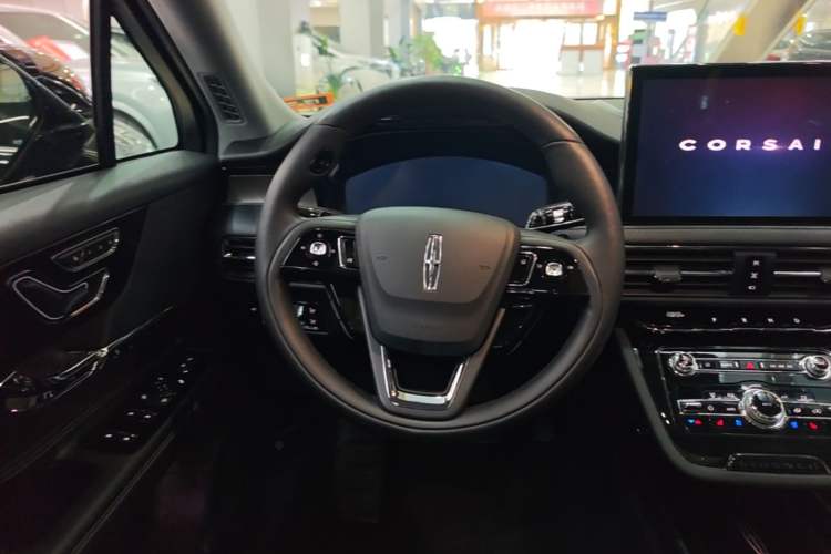 Used Lincoln Corsair 2022 2.0T Two-Wheel Drive Deluxe Edition Steering Wheel