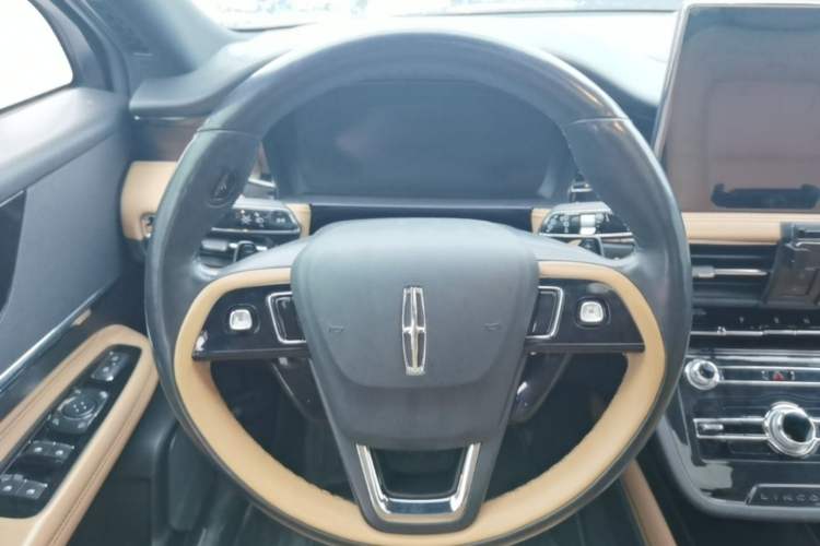 Used Lincoln Corsair 2022 2.0T Two-Wheel Drive Luxury Edition Steering Wheel