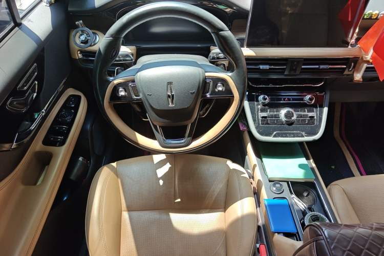 Used Lincoln Corsair 2022 Revised Version 2.0T Two-Wheel Drive Luxury Edition Steering Wheel
