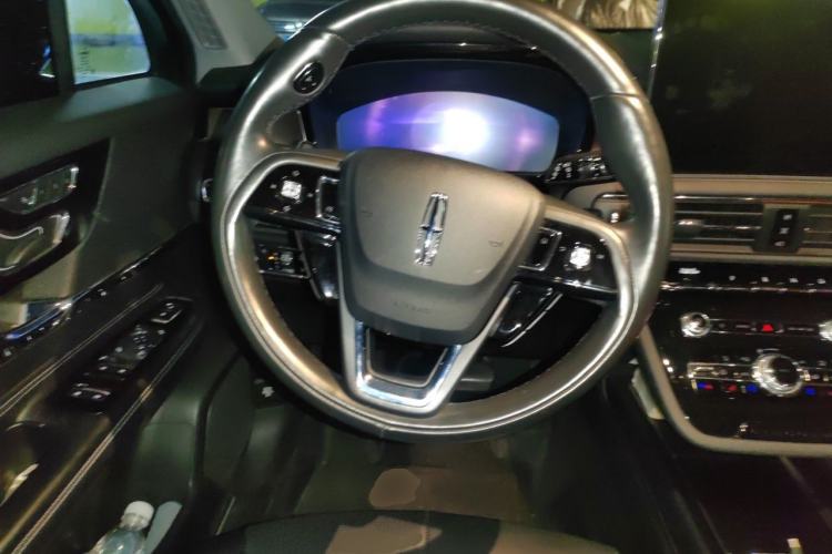 Used Lincoln Corsair 2022 Revised Version 2.0T Two-Wheel Drive Premium Edition Steering Wheel