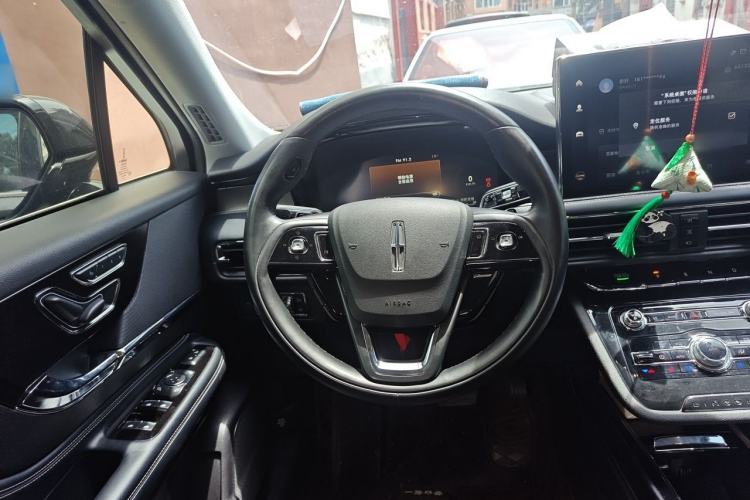 Used Lincoln Corsair 2022 2.0T Two-Wheel Drive Deluxe Edition Steering Wheel