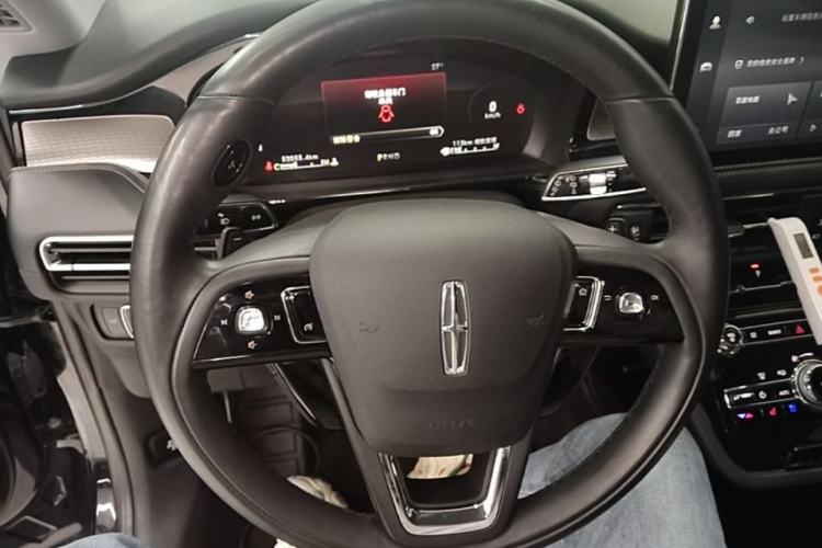 Used Lincoln Corsair 2022 2.0T Two-Wheel Drive Deluxe Edition Steering Wheel