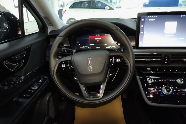 Used Lincoln Corsair 2022 2.0T Two-Wheel Drive Deluxe Edition Steering Wheel