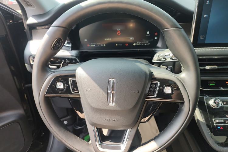 Used Lincoln Corsair 2022 2.0T Two-Wheel Drive Luxury Edition Steering Wheel