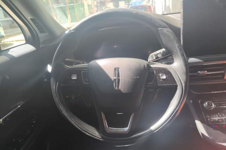Used Lincoln Corsair 2022 Revised Version 2.0T Two-Wheel Drive Premium Edition Steering Wheel