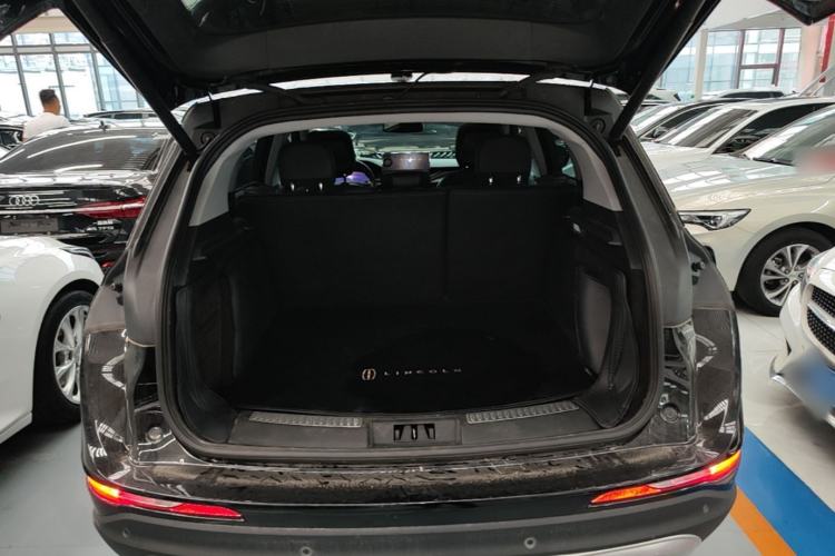 Used Lincoln Corsair 2022 2.0T Two-Wheel Drive Deluxe Edition Trunk