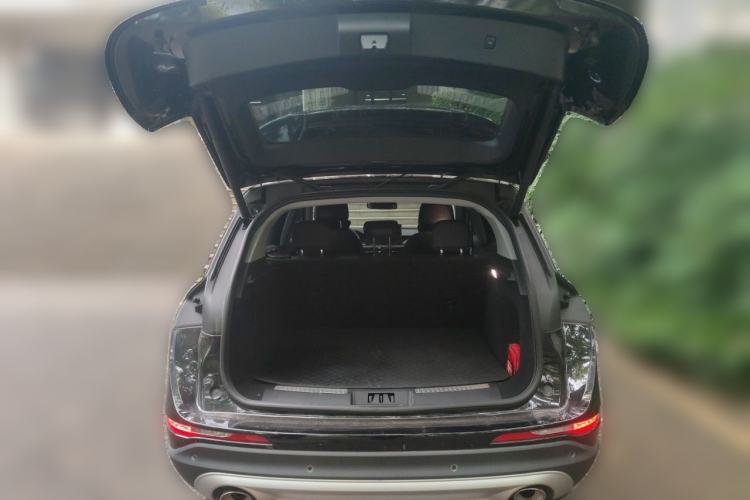 Used Lincoln Corsair 2022 Revised Version 2.0T Two-Wheel Drive Premium Edition Trunk