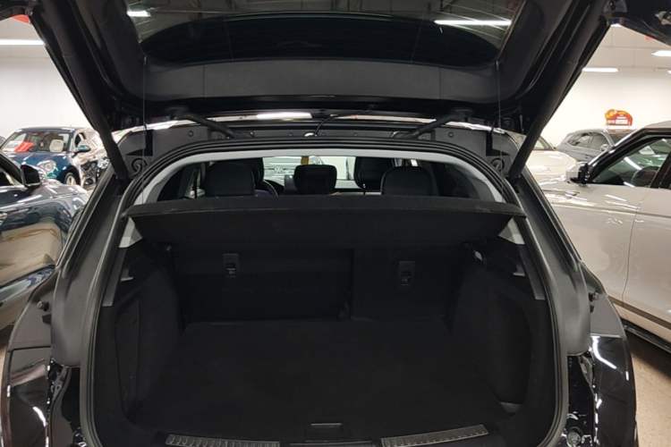 Used Lincoln Corsair 2022 2.0T Two-Wheel Drive Deluxe Edition Trunk