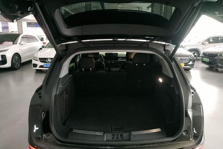 Used Lincoln Corsair 2022 Revised Version 2.0T Two-Wheel Drive Premium Edition Trunk