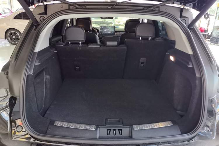 Used Lincoln Corsair 2022 Revised Version 2.0T Two-Wheel Drive Premium Edition Trunk