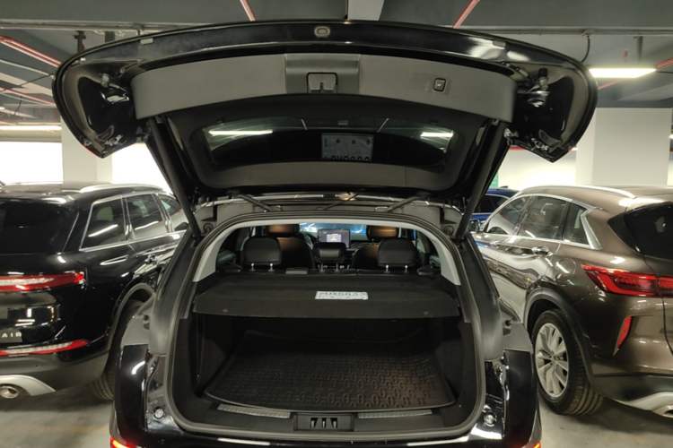 Used Lincoln Corsair 2022 2.0T Two-Wheel Drive Deluxe Edition Trunk