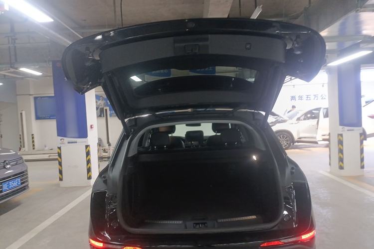 Used Lincoln Corsair 2022 Revised Version 2.0T Two-Wheel Drive Premium Edition Trunk