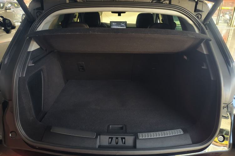 Used Lincoln Corsair 2022 2.0T Two-Wheel Drive Deluxe Edition Trunk