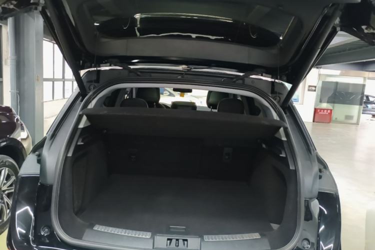 Used Lincoln Corsair 2022 2.0T Two-Wheel Drive Deluxe Edition Trunk