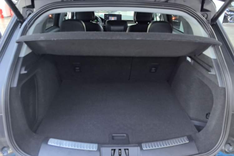 Used Lincoln Corsair 2022 2.0T Two-Wheel Drive Deluxe Edition Trunk