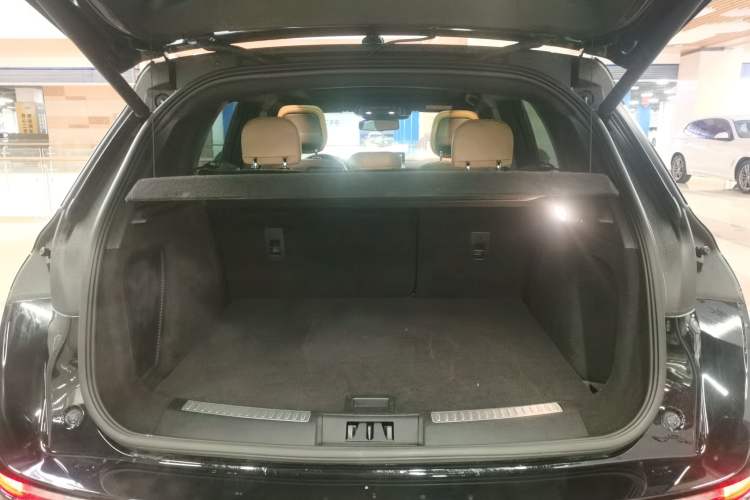 Used Lincoln Corsair 2022 Revised Version 2.0T Two-Wheel Drive Luxury Edition Trunk