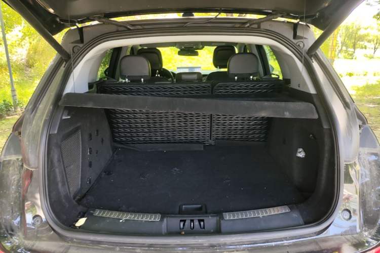 Used Lincoln Corsair 2022 2.0T Two-Wheel Drive Luxury Edition Trunk
