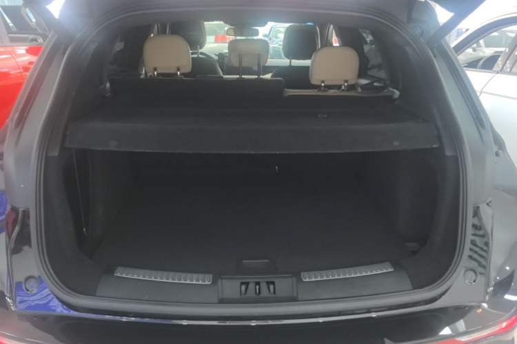 Used Lincoln Corsair 2022 2.0T Two-Wheel Drive Luxury Edition Trunk
