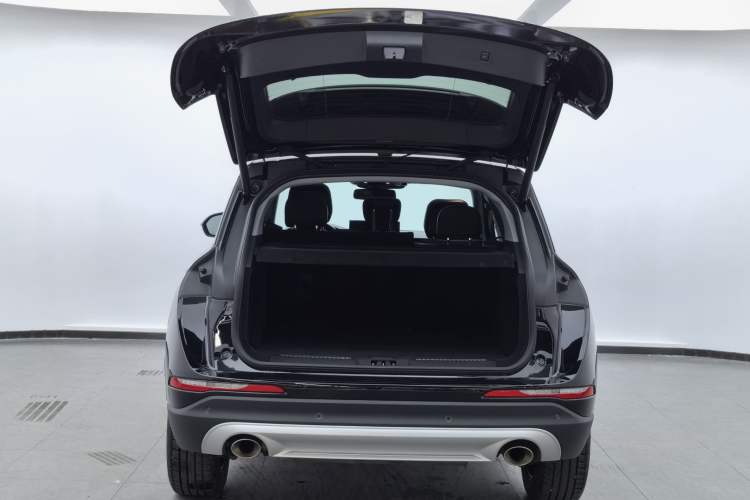 Used Lincoln Corsair 2022 2.0T Two-Wheel Drive Luxury Edition Trunk