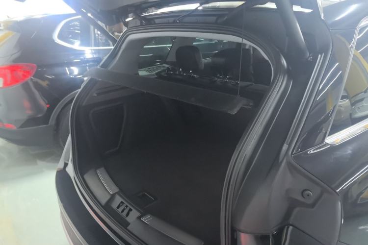 Used Lincoln Corsair 2022 2.0T Two-Wheel Drive Deluxe Edition Trunk