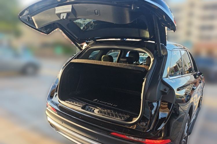Used Lincoln Corsair 2022 Revised Version 2.0T Two-Wheel Drive Premium Edition Trunk