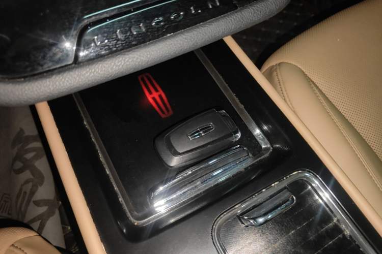 Used Lincoln Corsair 2022 2.0T Two-Wheel Drive Luxury Edition Vehicle Key