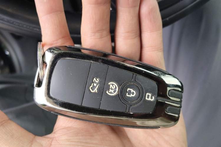 Used Lincoln Corsair 2022 2.0T Two-Wheel Drive Deluxe Edition Vehicle Key