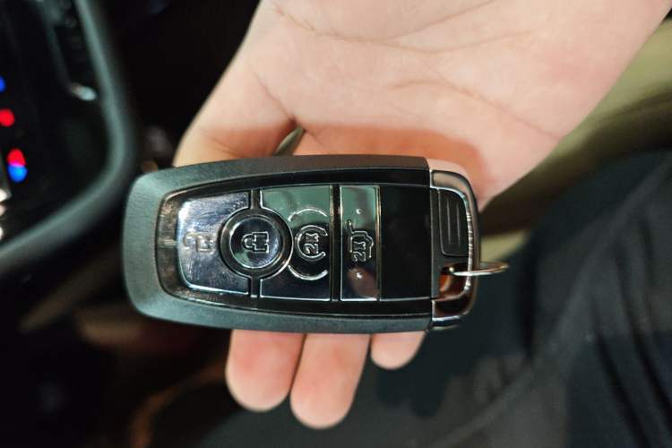 Used Lincoln Corsair 2022 2.0T Two-Wheel Drive Luxury Edition Vehicle Key