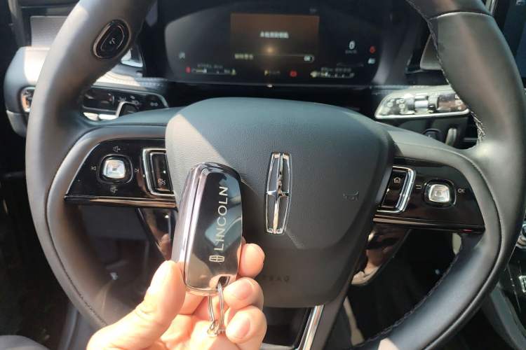 Used Lincoln Corsair 2022 2.0T Two-Wheel Drive Luxury Edition Vehicle Key