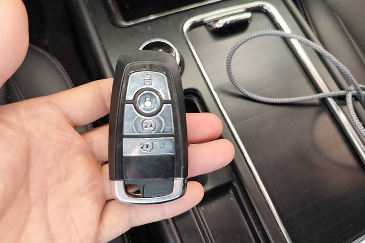 Used Lincoln Corsair 2022 2.0T Two-Wheel Drive Deluxe Edition Vehicle Key