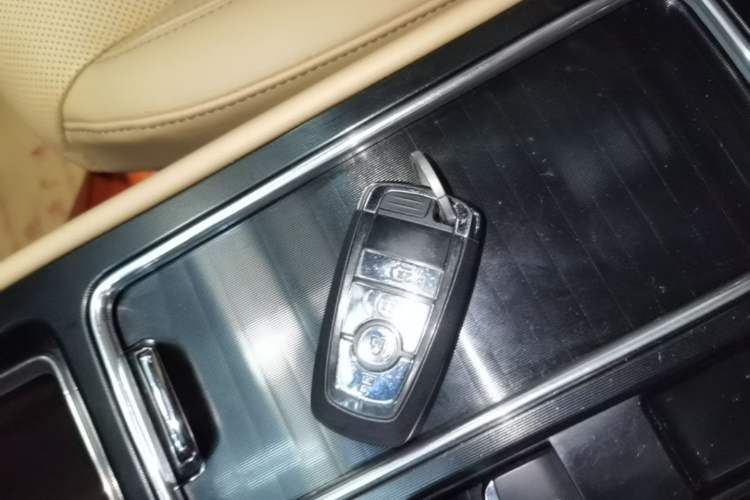 Used Lincoln Corsair 2022 2.0T Two-Wheel Drive Luxury Edition Vehicle Key