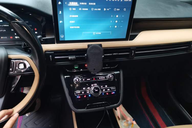 Used Lincoln Corsair 2022 2.0T Two-Wheel Drive Luxury Edition Audio And AC Panel