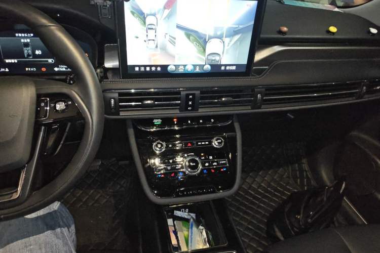 Used Lincoln Corsair 2022 2.0T Two-Wheel Drive Deluxe Edition Audio And AC Panel