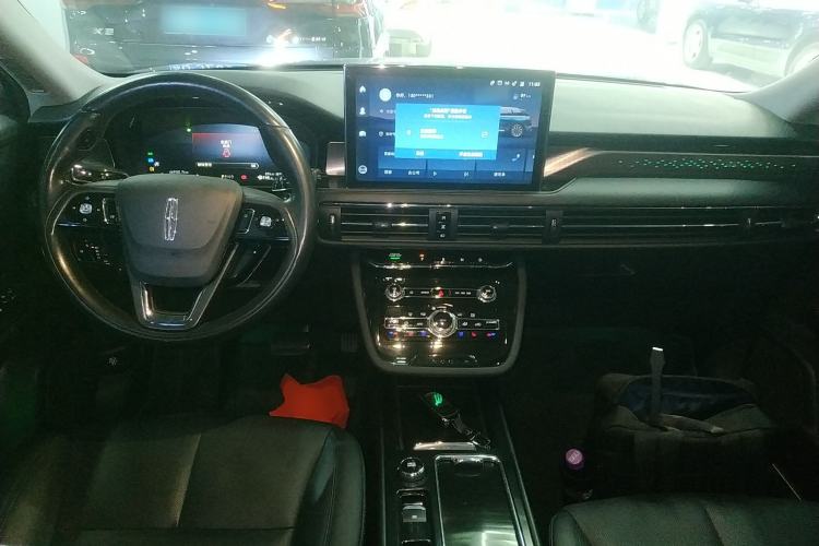 Used Lincoln Corsair 2022 2.0T Two-Wheel Drive Deluxe Edition Center Console