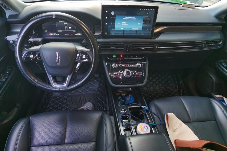 Used Lincoln Corsair 2022 2.0T Two-Wheel Drive Deluxe Edition Center Console