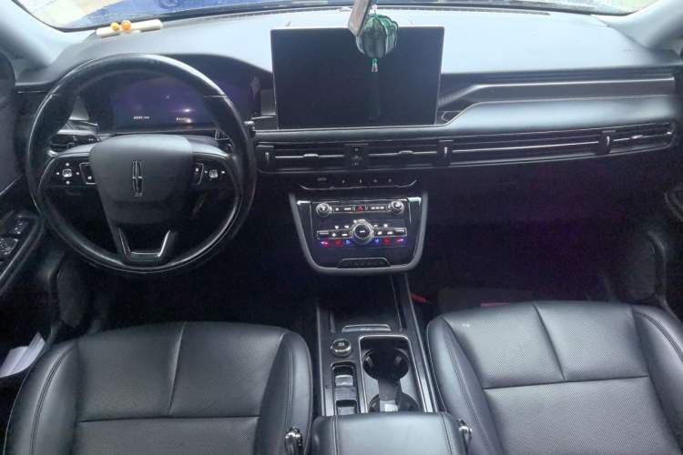Used Lincoln Corsair 2022 2.0T Two-Wheel Drive Deluxe Edition Center Console