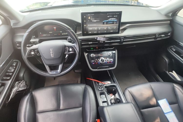 Used Lincoln Corsair 2022 2.0T Two-Wheel Drive Deluxe Edition Center Console