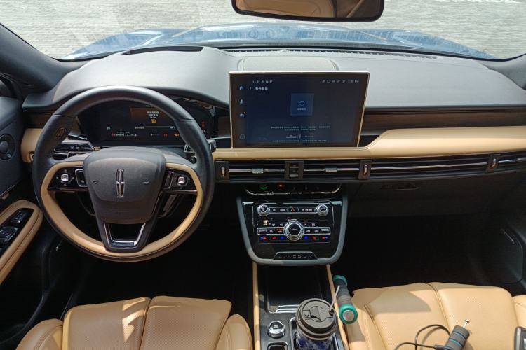 Used Lincoln Corsair 2022 2.0T Four-Wheel Drive Prestige Edition Center Console