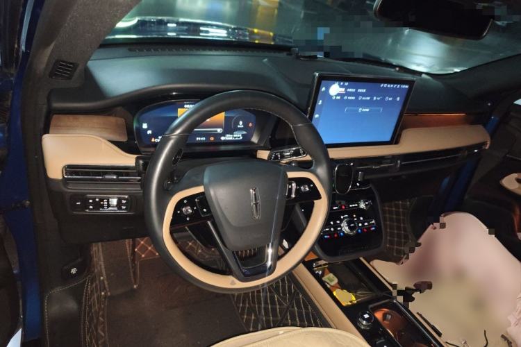 Used Lincoln Corsair 2022 2.0T Two-Wheel Drive Luxury Edition Center Console