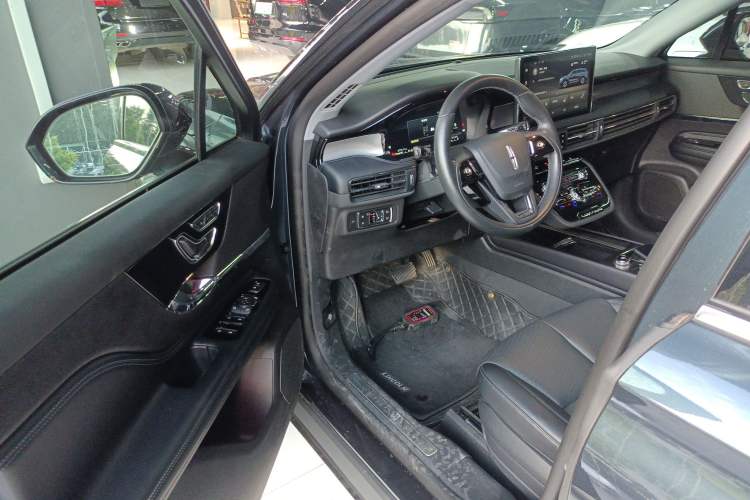 Used Lincoln Corsair 2022 2.0T Two-Wheel Drive Luxury Edition Driver Seat