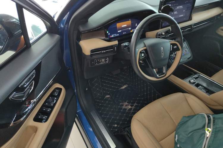 Used Lincoln Corsair 2022 2.0T Two-Wheel Drive Luxury Edition Driver Seat