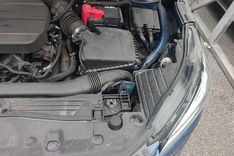 Used Lincoln Corsair 2022 2.0T Four-Wheel Drive Prestige Edition Engine Bay Left