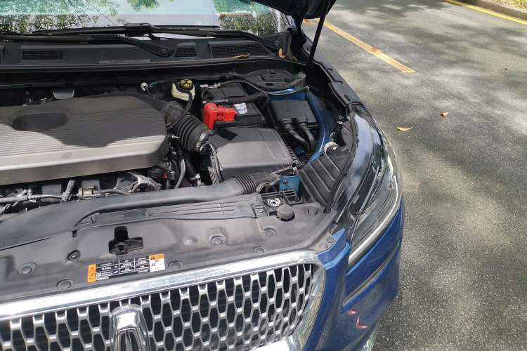 Used Lincoln Corsair 2022 2.0T Two-Wheel Drive Luxury Edition Engine Bay Left