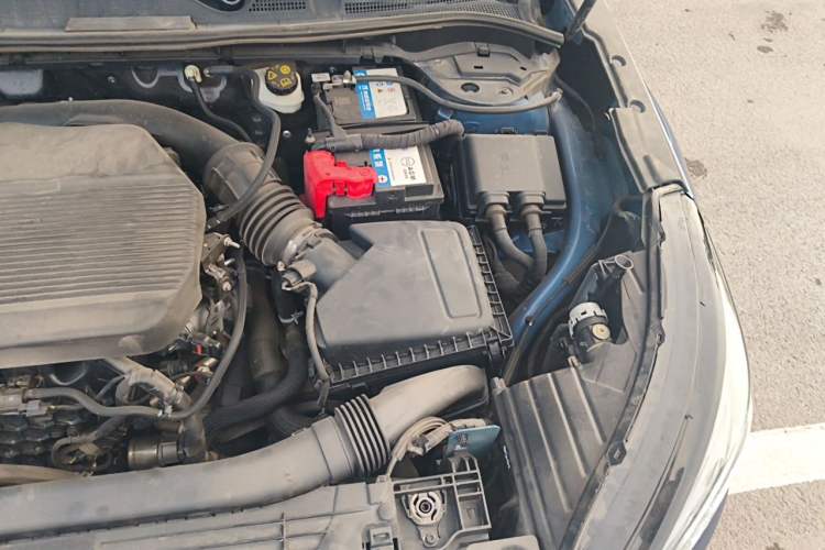 Used Lincoln Corsair 2022 2.0T Two-Wheel Drive Luxury Edition Engine Bay Left