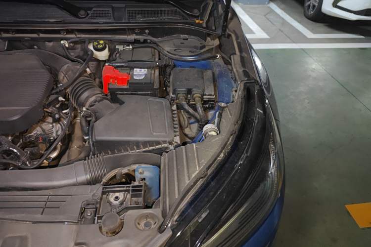 Used Lincoln Corsair 2022 2.0T Two-Wheel Drive Deluxe Edition Engine Bay Left