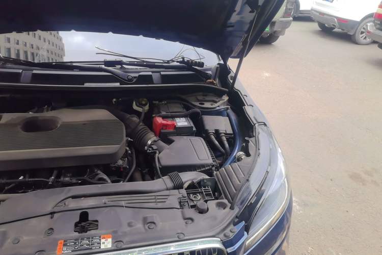 Used Lincoln Corsair 2022 2.0T Two-Wheel Drive Deluxe Edition Engine Bay Left