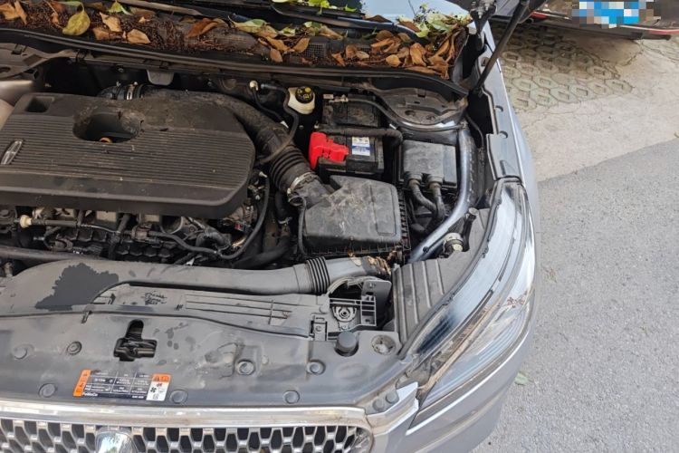 Used Lincoln Corsair 2022 2.0T Two-Wheel-Drive Alaska Glacier Limited Edition Engine Bay Left