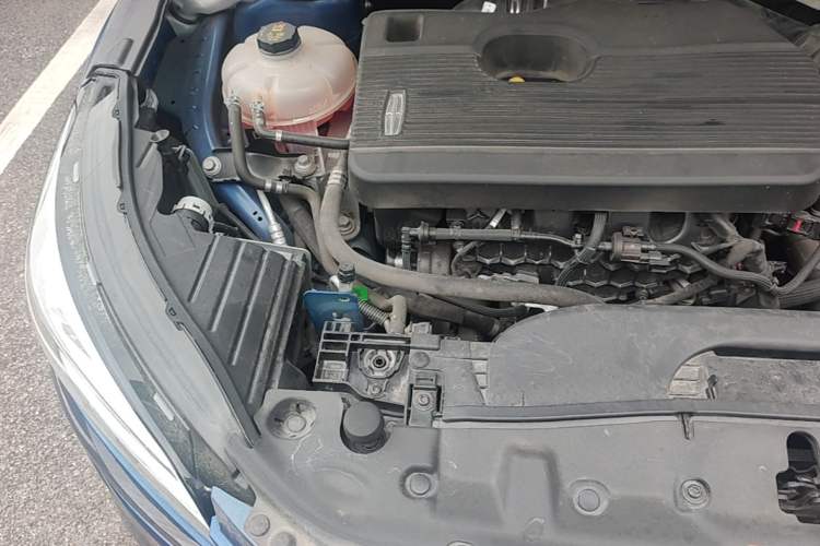 Used Lincoln Corsair 2022 2.0T Four-Wheel Drive Prestige Edition Engine Bay Right
