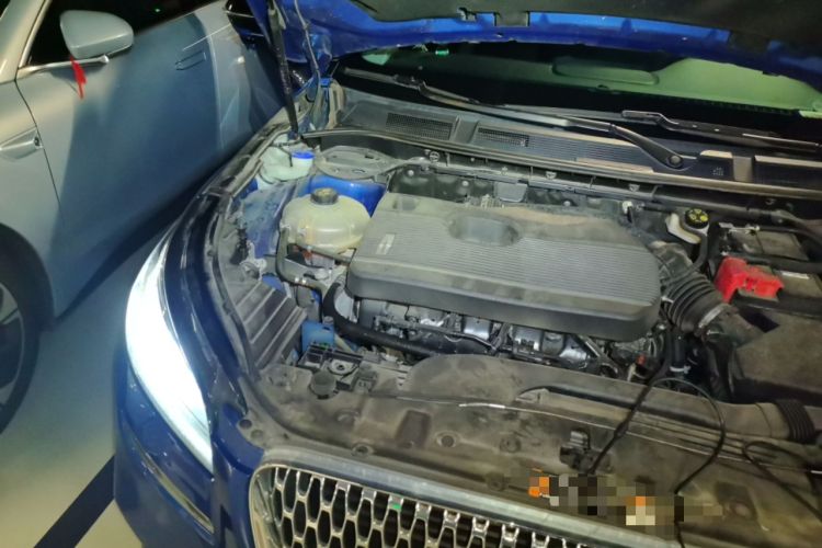 Used Lincoln Corsair 2022 2.0T Two-Wheel Drive Deluxe Edition Engine Bay Right