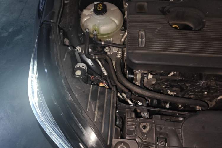 Used Lincoln Corsair 2022 2.0T Centennial Limited Edition Engine Bay Right